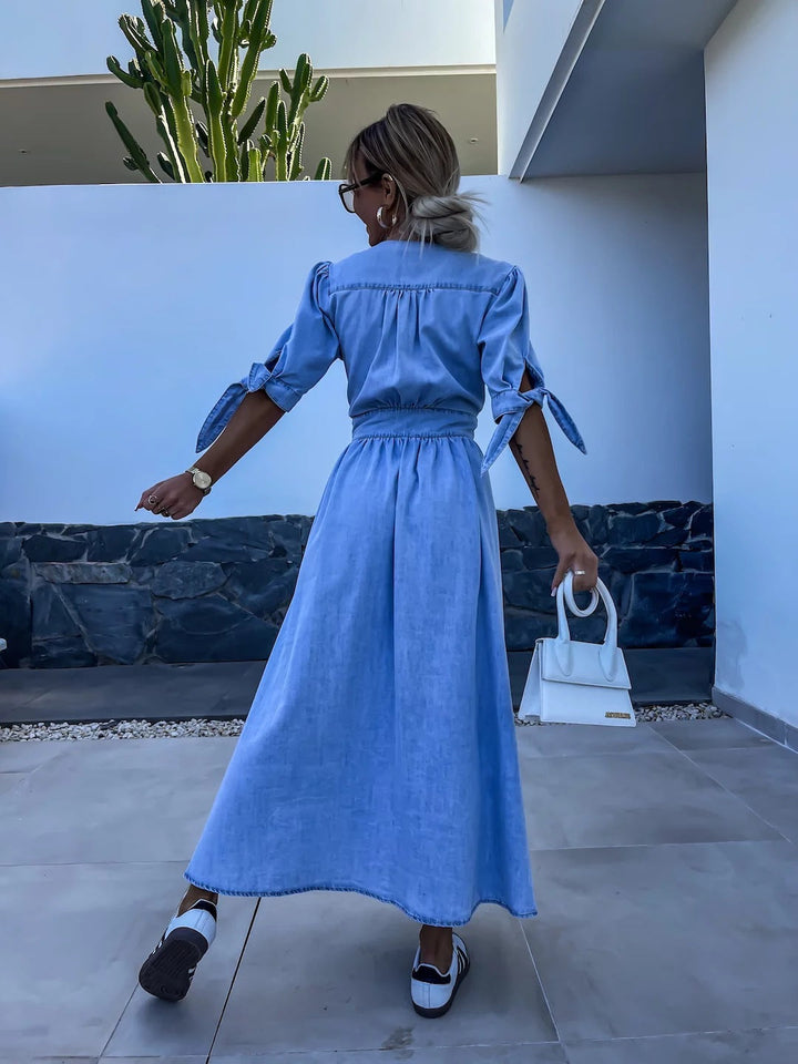 Séréna | Robe maxi effet denim avec décolleté plongeant