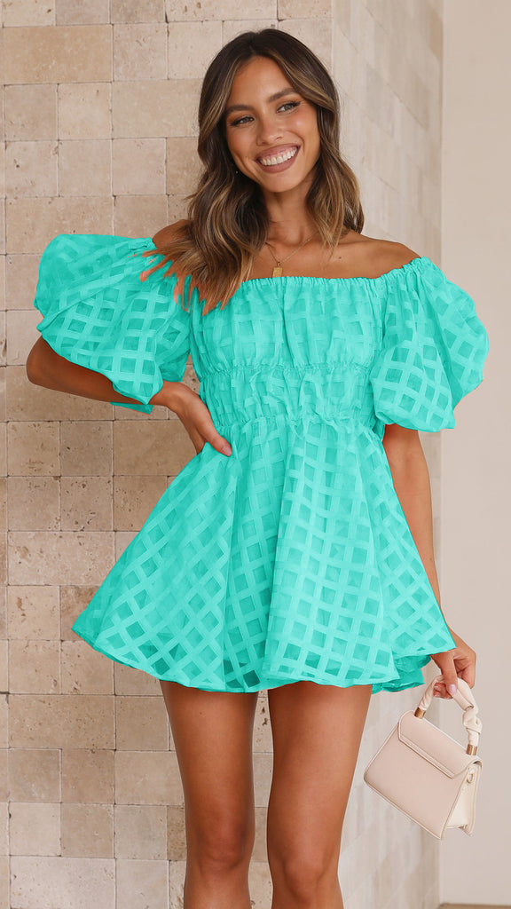 Evie | Robe courte épaule dénudée